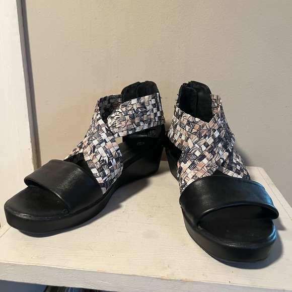 Shoes - Bernie Mev sandals 38